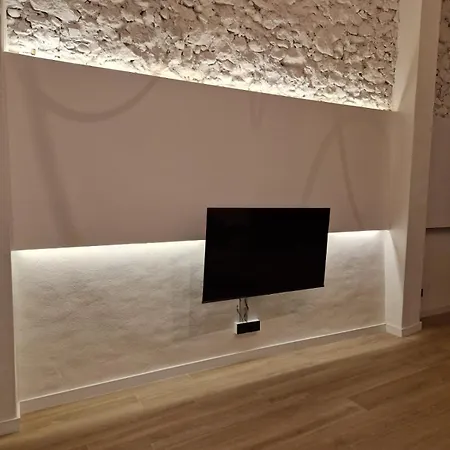 Apartment New 2024 Luxury Design Lofts, By Santa Barbara Castle, With Pool Table, Ac And Wifi